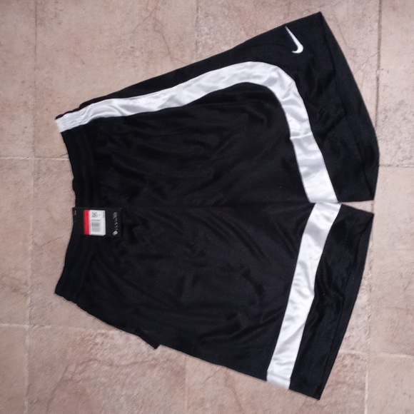 BRAND NEW NIKE MENS BASEBALL SHORT - Picture 15 of 16